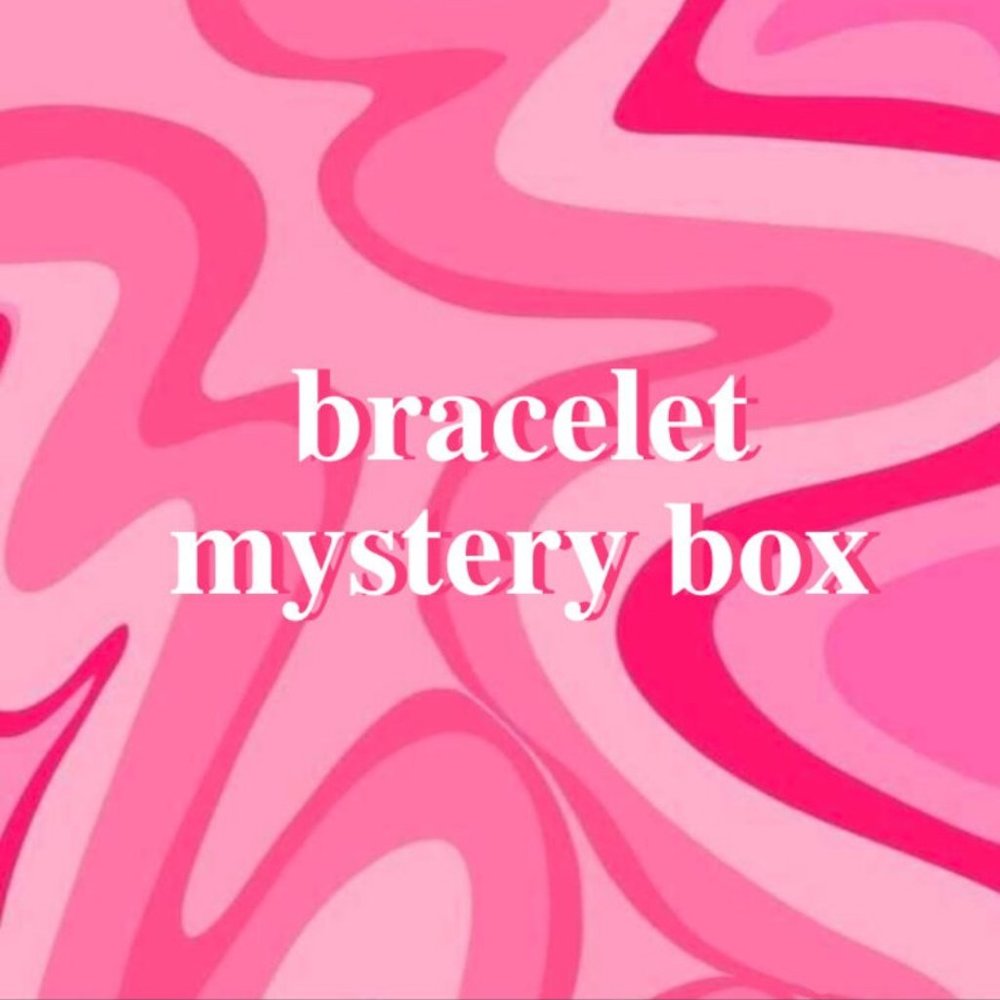 This mystery box comes with a variety of 7 bracelets!